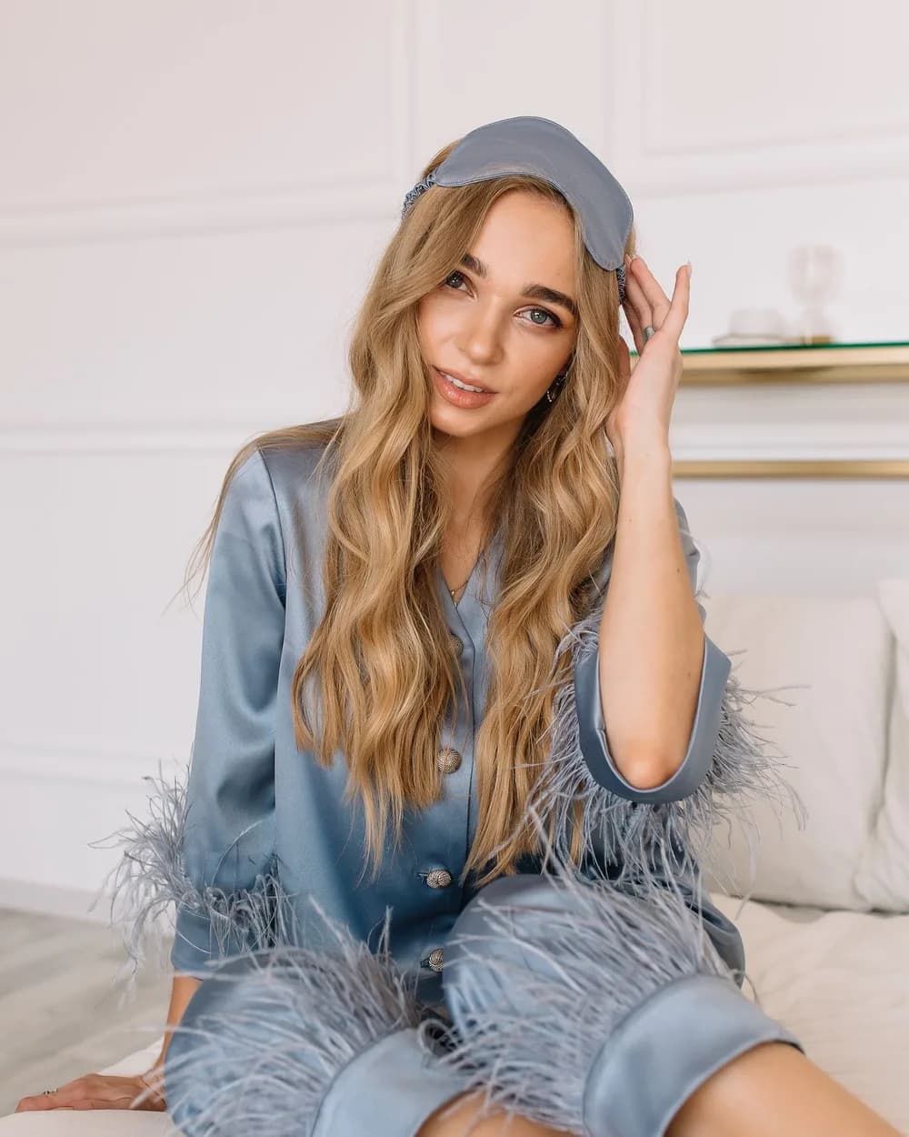 Pijama Celeste con Plumas, set camisero corto